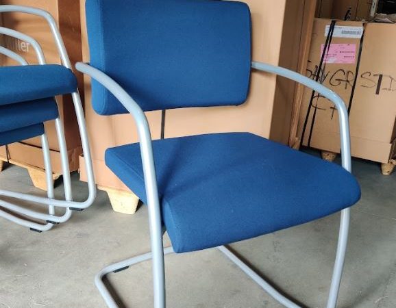 Chaise de réunion SYNERGY avec accoudoirs - OCCASION – Image 4