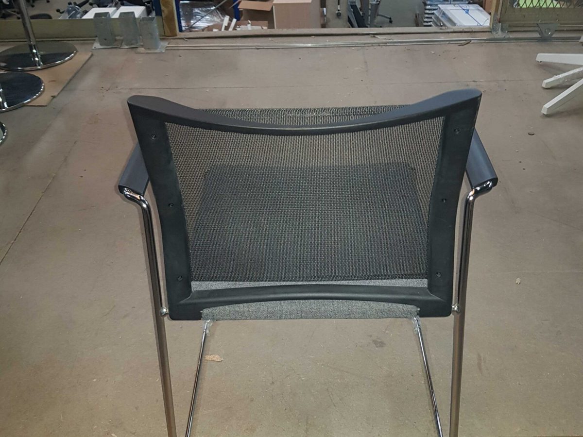 Chaise de réunion empilable Qirikou Grise - OCCASION – Image 5