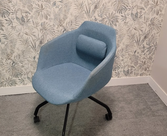 Lot de 6 Chaises de réunion sur roulette grises et bleues LINA - OCCASION – Image 4