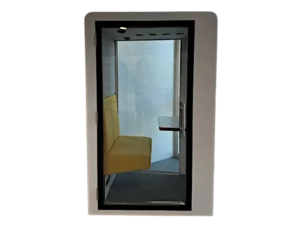 Cabine-accoustique-SBS-Seat-Box-blanche-assise-jaune-OCCASION