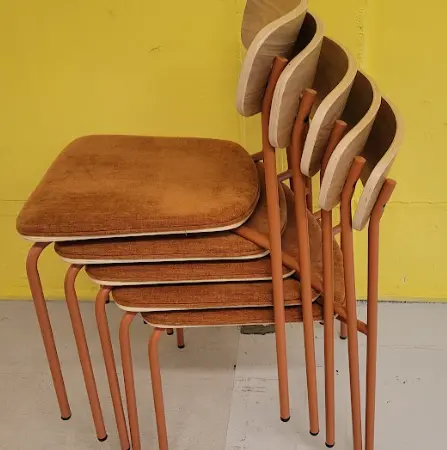 Chaise empilable bois et orange SHIRLEY - OCCASION – Image 2