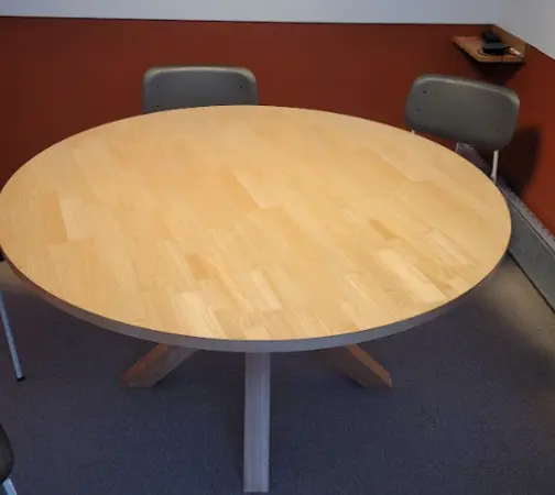 Table de réunion ronde en bois 140cm SHIRLEY - OCCASION – Image 2