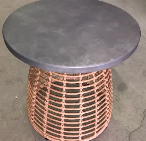 Table basse style béton ciré et pied osier DESIR 5 - OCCASION – Image 2