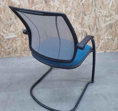 Chaise luge Humanscale gris clair et bleu - OCCASION – Image 3