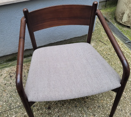 Chauffeuse en bois et tissu gris, avec coussin DESIR 6 - OCCASION – Image 3