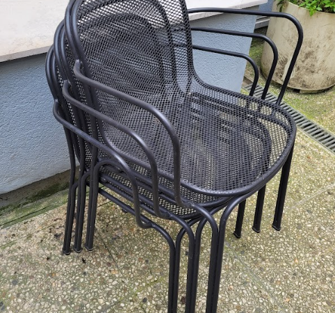 Chaise extérieure noire empilable DESIR 6 - OCCASION – Image 3