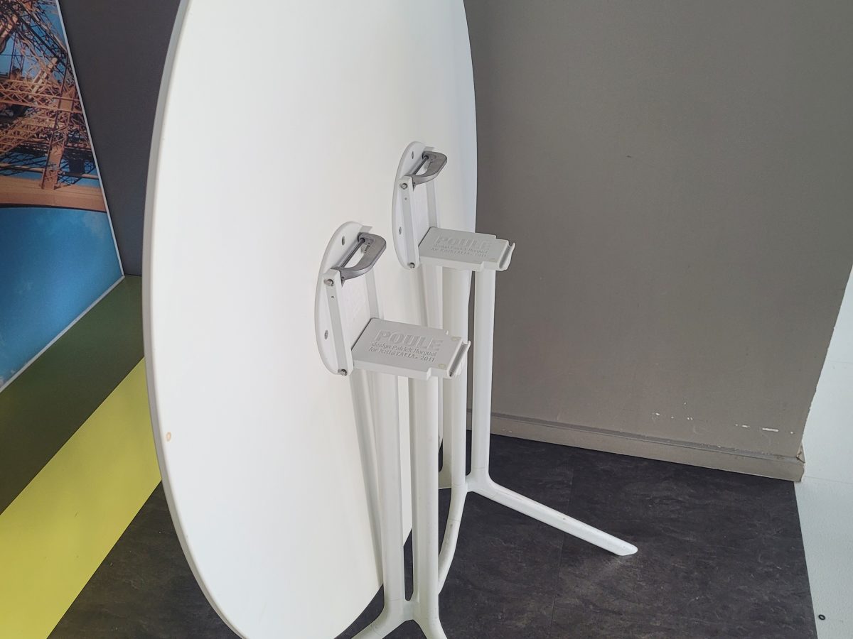 Table de cafétéria ronde abattante Kristalia Poule KINA - OCCASION – Image 2