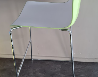 Chaise haute empilable Arper Catifa blanc/vert KINA - OCCASION – Image 3