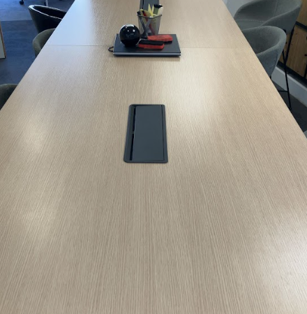 Table mi-haute de réunion en bois L320xl100xh97 JOBI - OCCASION – Image 3