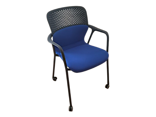 Chaise-de-r-union-Hermann-Miller-PREMIERE-bleue-OCCASION