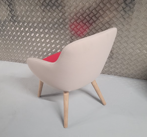 Chauffeuse Sokoa Eneka beige assise rouge AVIRON - OCCASION – Image 3