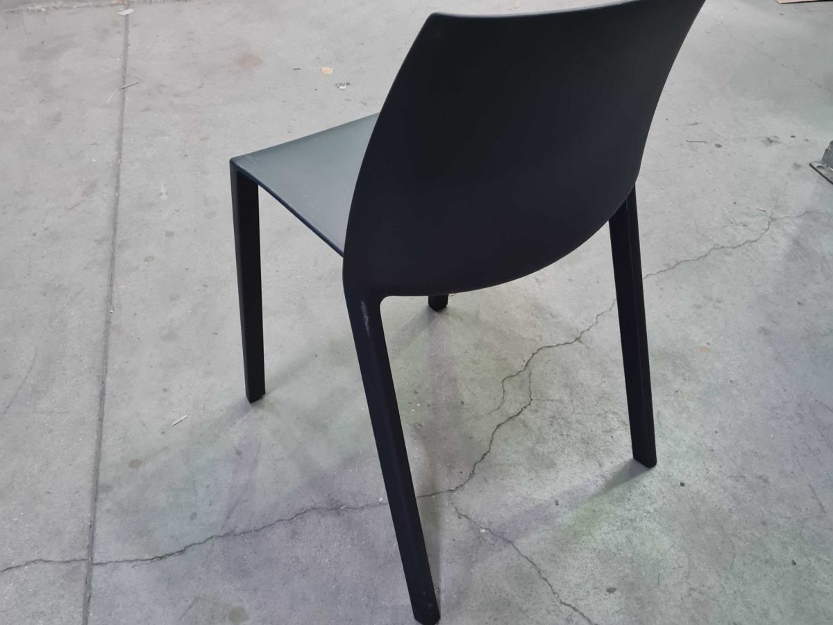 Chaise en polypro noir PARIS - OCCASION – Image 3