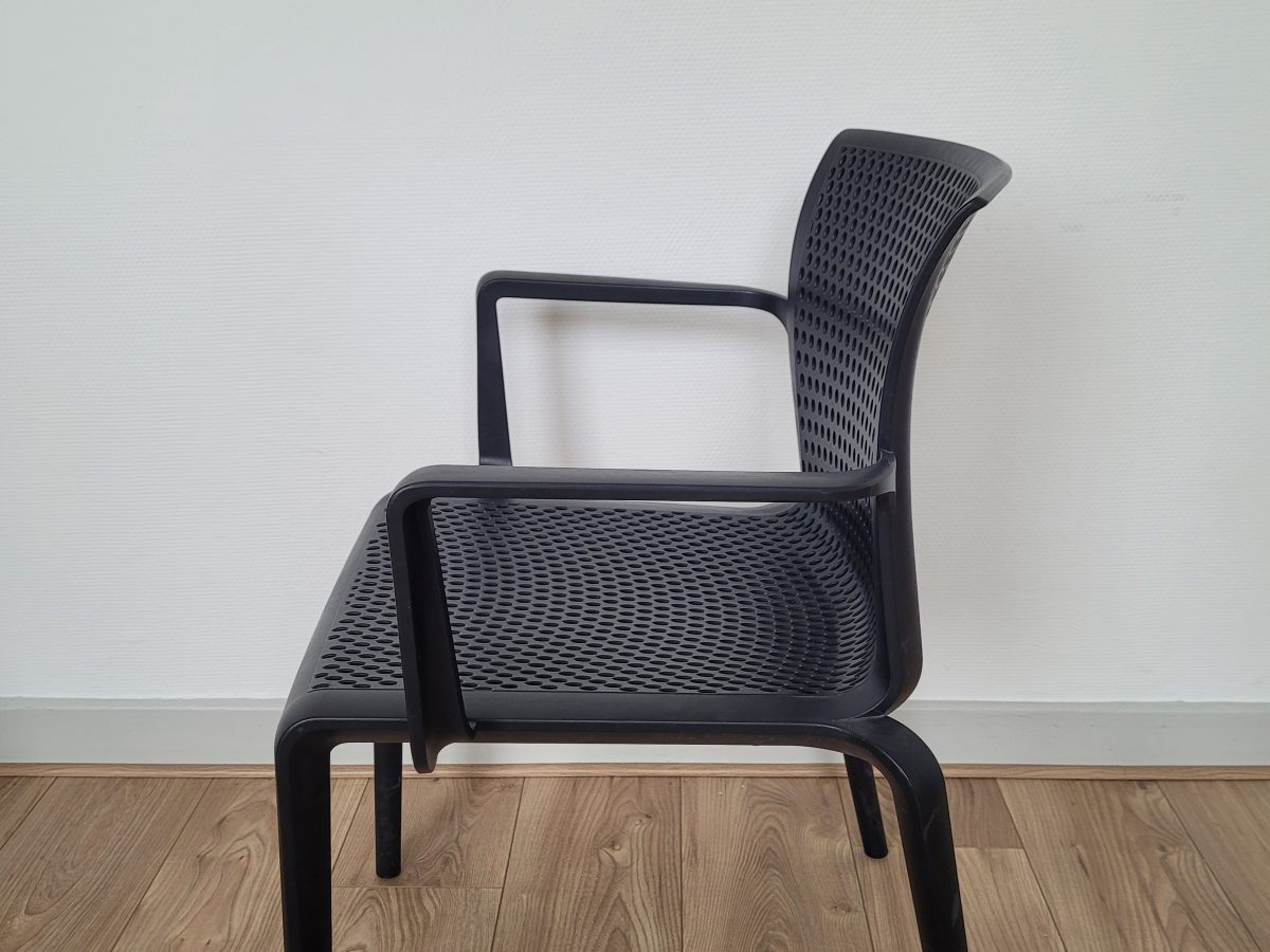 Chaise empilable DOCKER DISQUE noir - OCCASION – Image 4