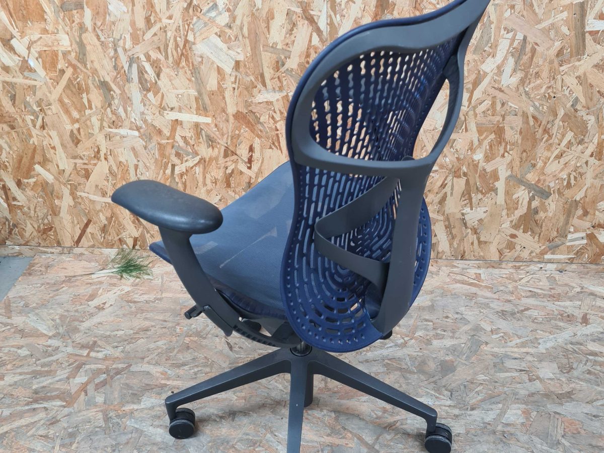 Siège Herman Miller Mirra 2 Bleu Marine/Bleu Marine - OCCASION – Image 3