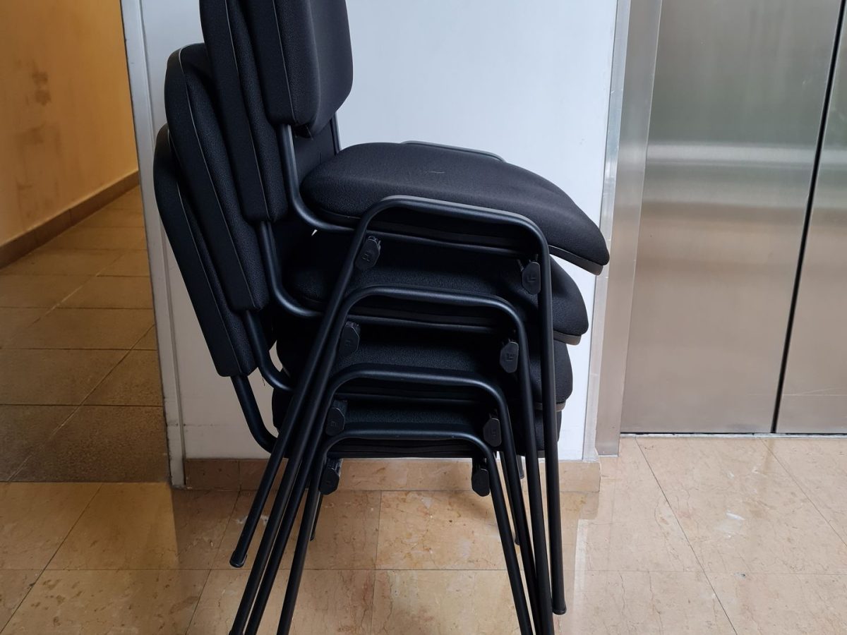 Chaise de réunion noir empilable SARAH - OCCASION – Image 3