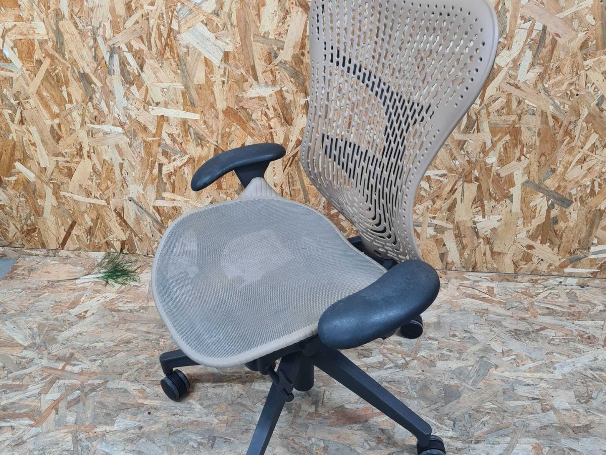 Siège Herman Miller Mirra 2 Beige/Beige 4D - OCCASION – Image 3